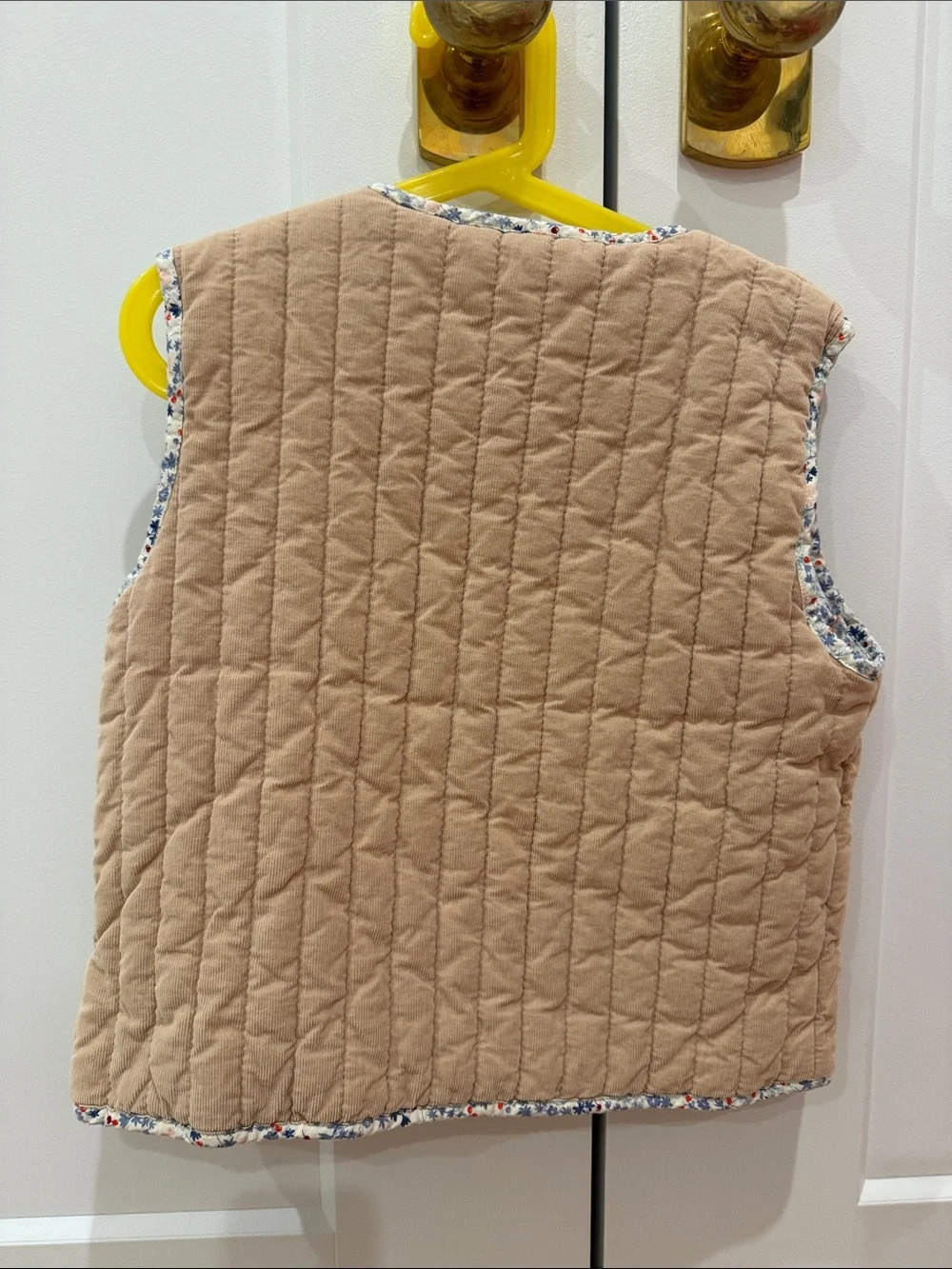 Quilted corduroy Kids Vest in pinkish beige with Floral Trim konges slojd
